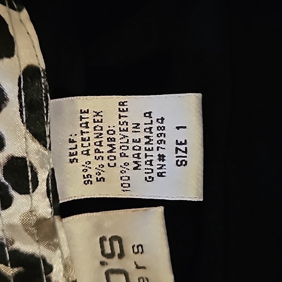 CHICO'S Monochrome Leopard Print Split Neck Bracelet Sleeve Blouse - Picture 8 of 9